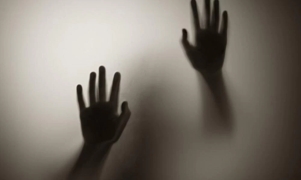 Ιστορία φρίκης: Δόθηκε σε οικογένεια από 8 χρονών και έζησε σαν σκλάβα 40 χρόνια